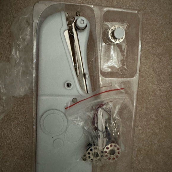 Handheld sewing tool - Picture 2 of 3